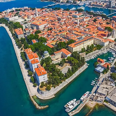 Mar - Private Parking Zadar
